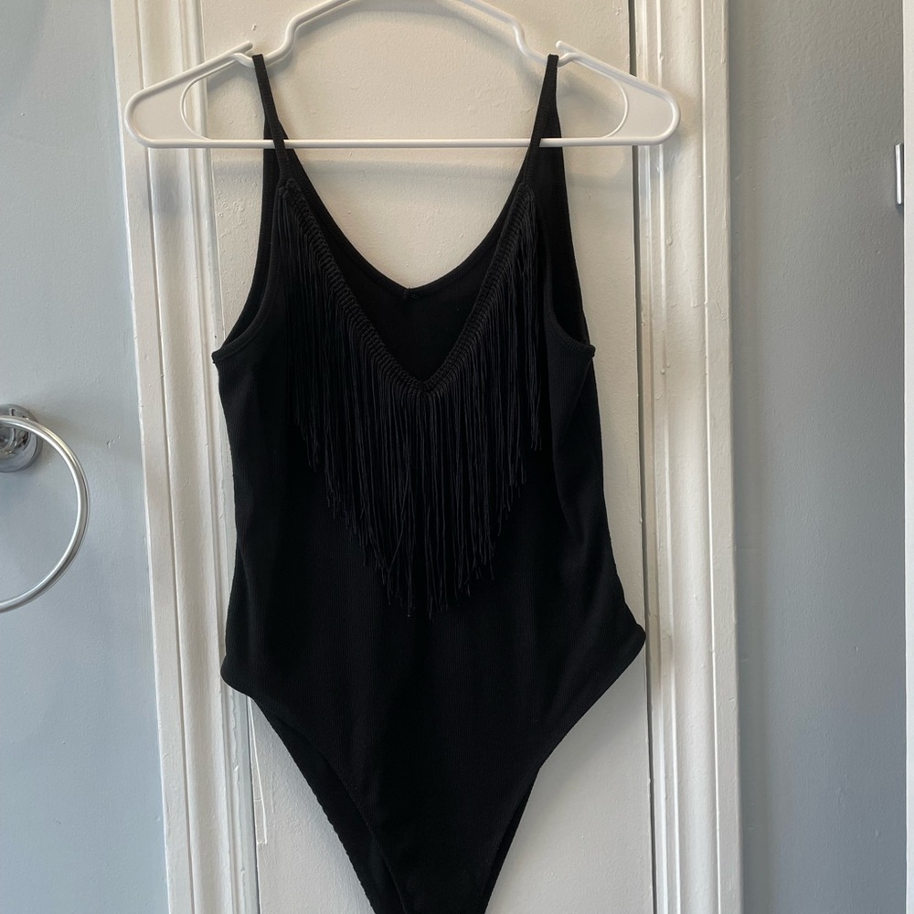 Black V-Neck Bodysuit - Picture 4 of 6